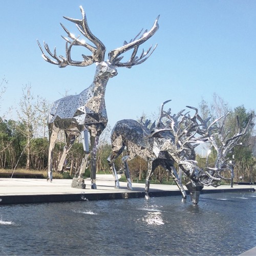 鹿不锈钢雕塑定制园林景观城市广场雕塑