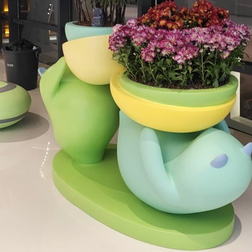 小熊系列玻璃钢美陈花盆 小熊系列玻璃钢美陈花盆