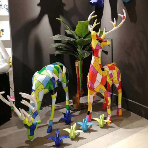 玻璃钢长颈鹿几何雕塑