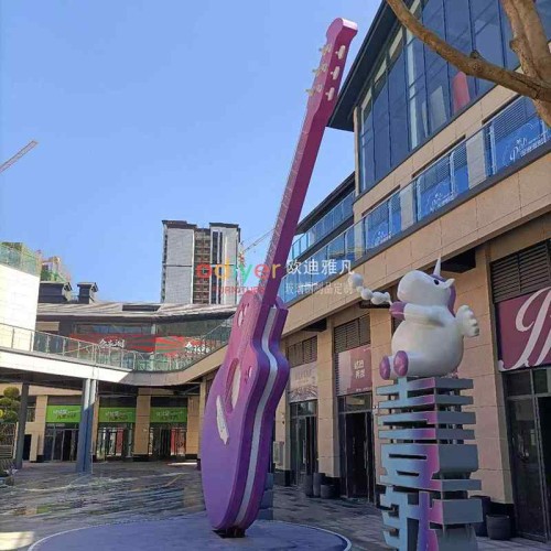 玻璃钢小提琴改造型雕塑商业广场异形摆件 玻璃钢小提琴改造型雕塑商业广场异形摆件