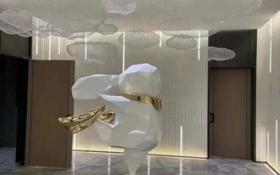 云南昆明商业广场定制一批玻璃钢切片兔子雕塑