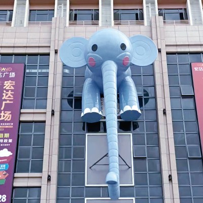 广东茂名宏达广场玻璃钢雕塑小品摆件定制案例
