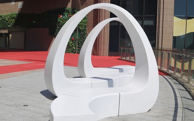 广东汕头大厦玻璃钢异形坐凳案例 广东汕头大厦玻璃钢异形坐凳案例