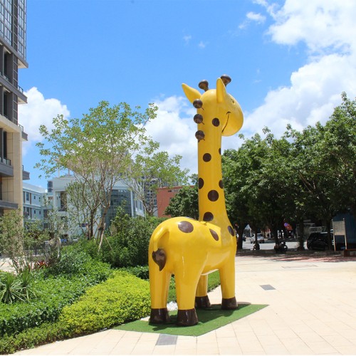 玻璃钢卡通长颈鹿雕塑景观户外动物造型摆件 玻璃钢卡通长颈鹿雕塑景观户外动物造型摆件