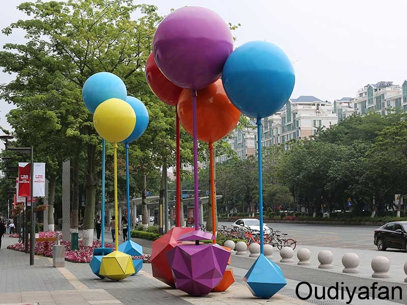 气球玻璃钢雕塑，这样独特大型地标向导你见过吗?