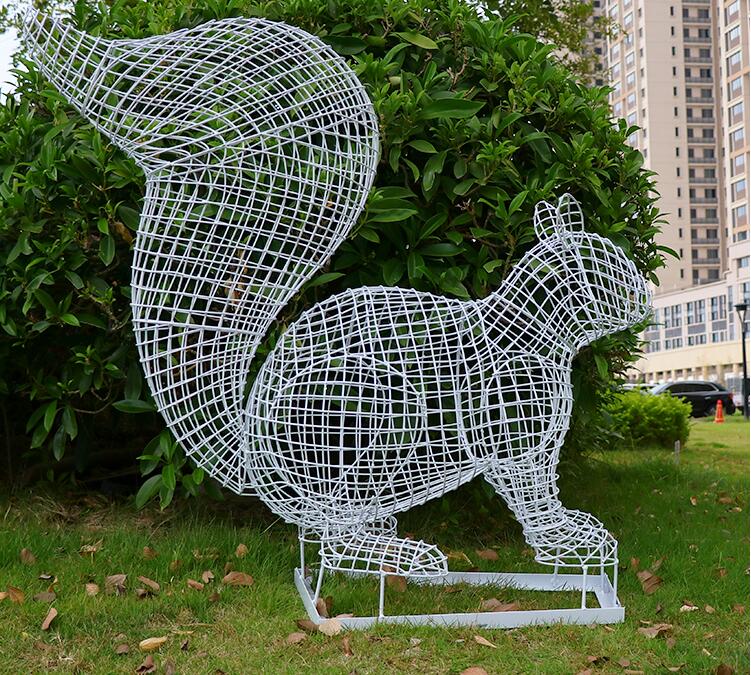 不锈钢镂空松鼠雕塑，园林户外草坪装饰摆件!