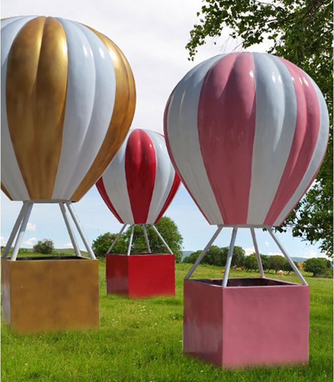 玻璃钢热气球雕塑，商业街游乐园美陈摆件!