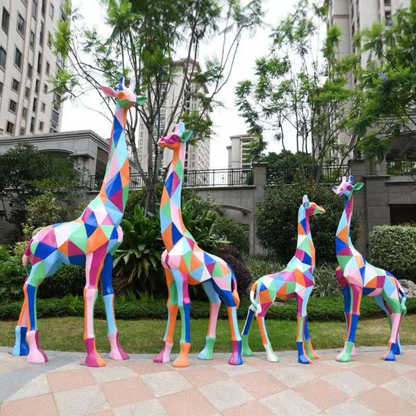 玻璃钢长颈鹿几何雕塑园林景观景区售楼部大型鹿摆件