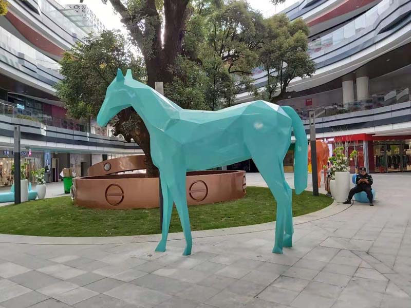 贵州贵阳龙里县摩都预购公园玻璃钢坐凳雕塑