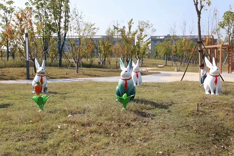 玻璃钢兔子雕塑卡通动物新年美陈装饰摆件